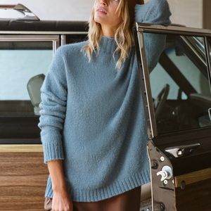 Oversized Mockneck Pullover LIKE NEW